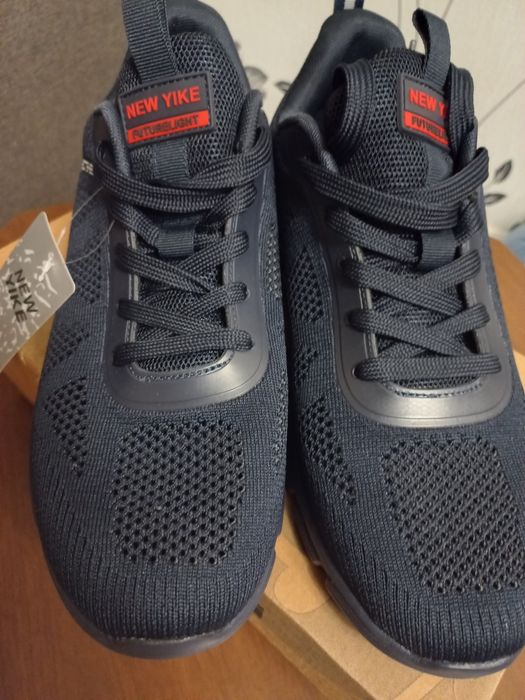 Продам чоловічі літні кросівки 44 розміру