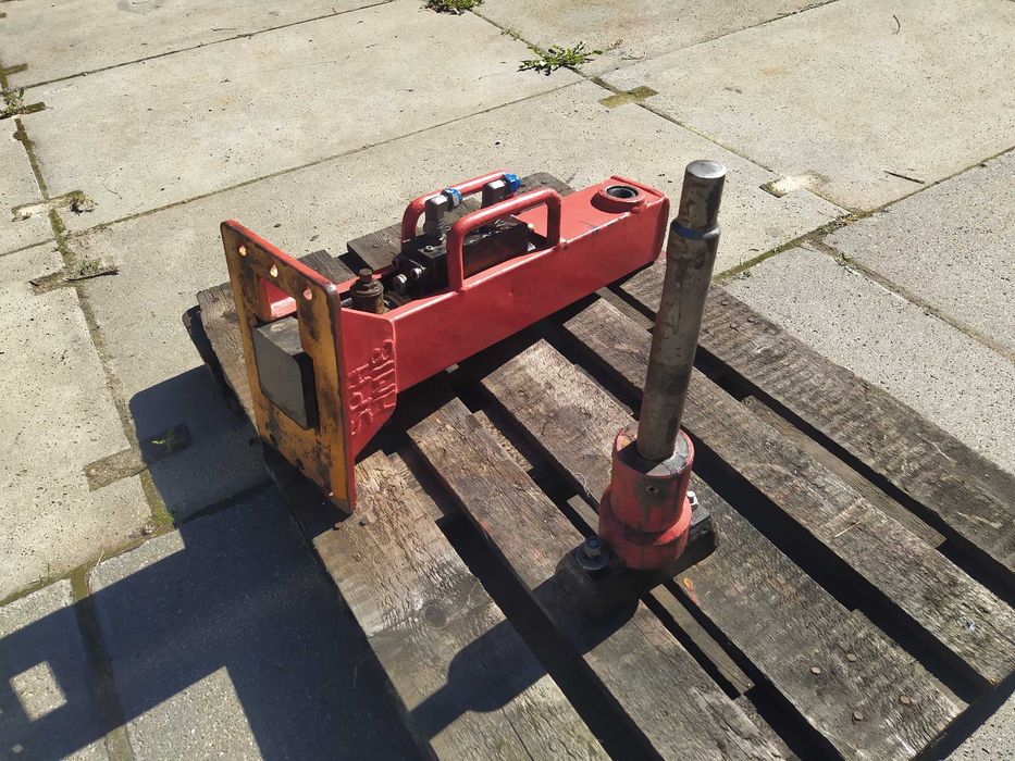 Młot hydrauliczny do minikoparki