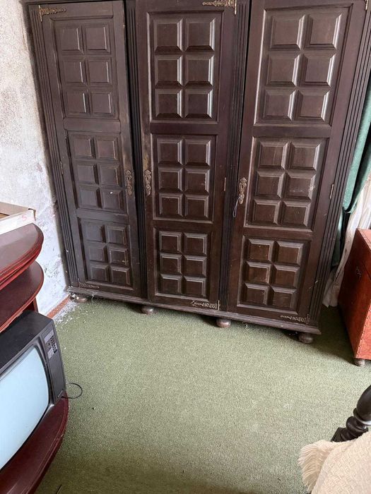 Mobiliário, quarto, sala e loiças