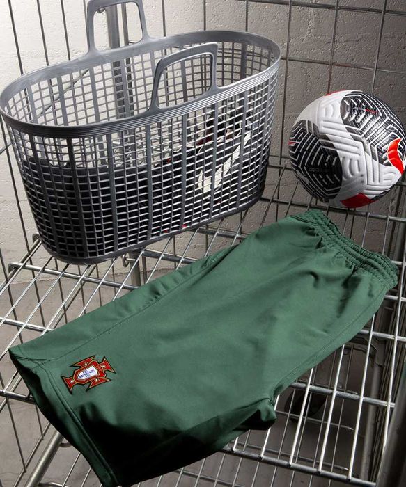 Bermuda Nike Portugal Treino Jogadores Mundial 2006 (XL)