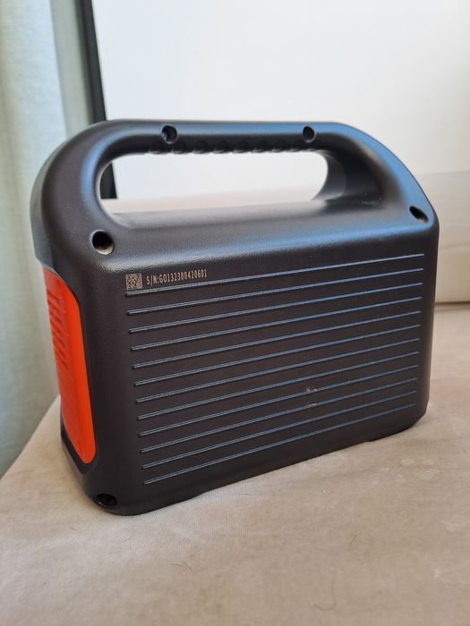 Зарядна станція Jackery 240