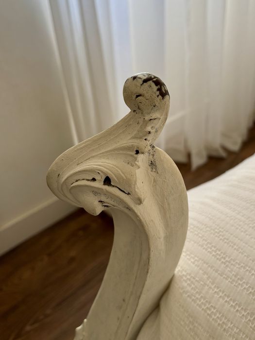 Cama vintage recuperada + 2 mesas de cabeceira