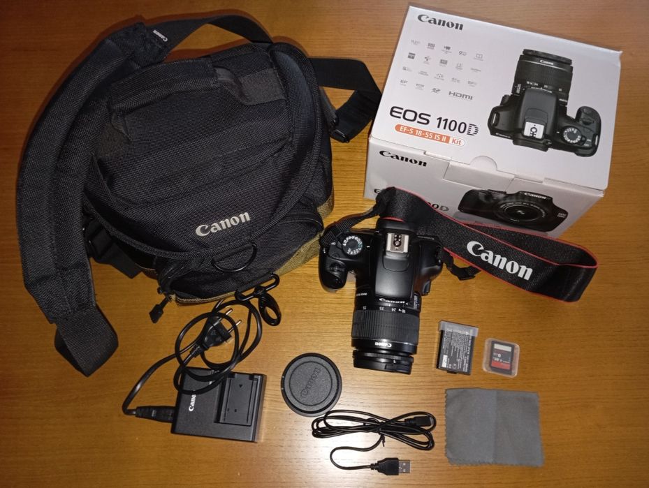 Máquina fotográfica Canon EOS 1100D