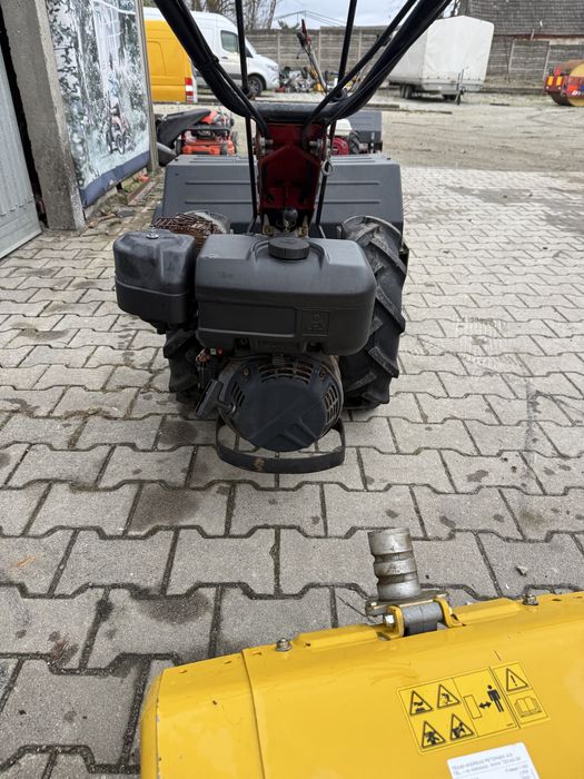 glebogrezarka z zamiatarką  antonio carraro