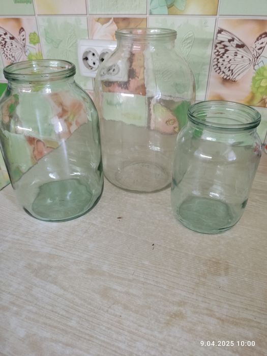 Продам банки ,2 л,1 л