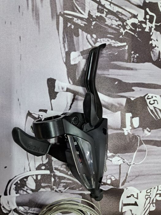 Klamkomanetki Shimano 3x7 . Nowe oryginalne.