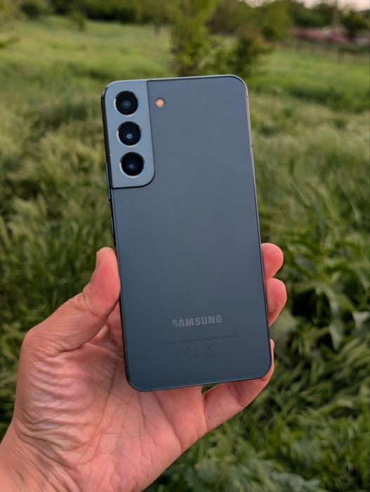 Samsung s22 (8/128 dual sim глобальная версия Европеец компактный флагман камерафон)