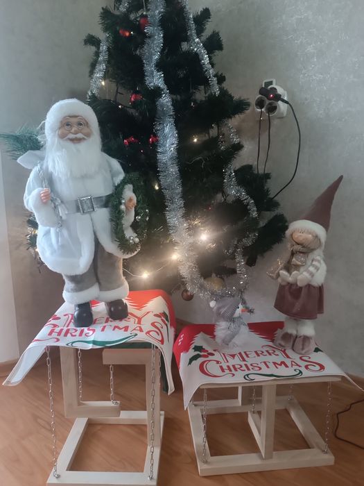 Левітуюча полиця ручної роботи.