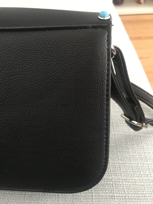 Mala preta a tiracolo com detalhes turquesa NOVA