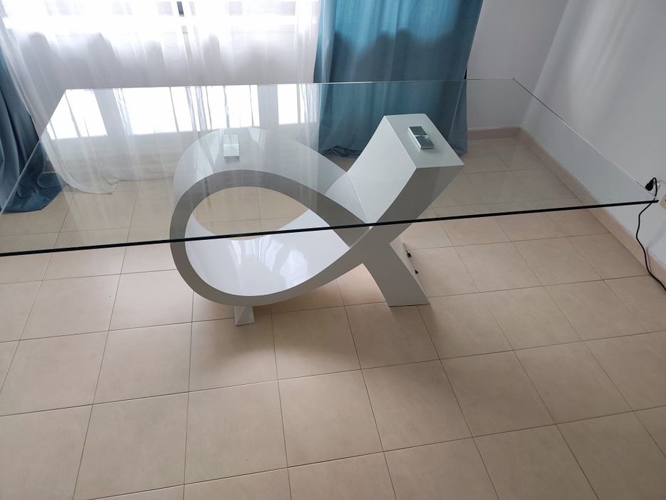 Mesa de jantar praticamente nova