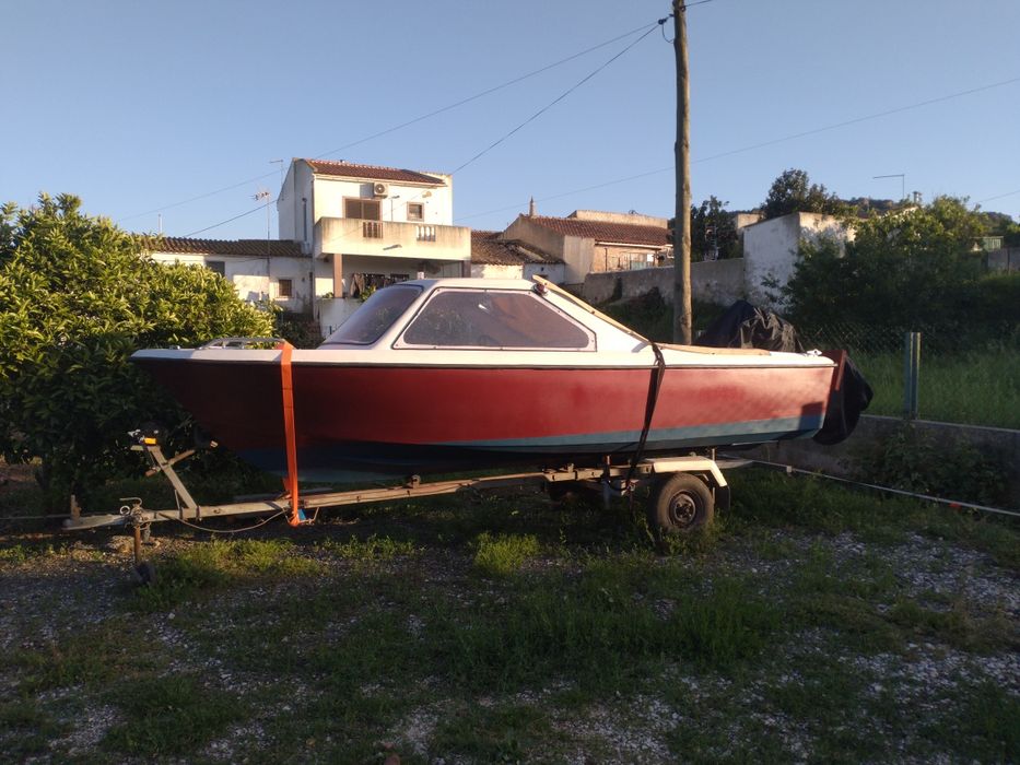Barco semi cabinado 4,70 m