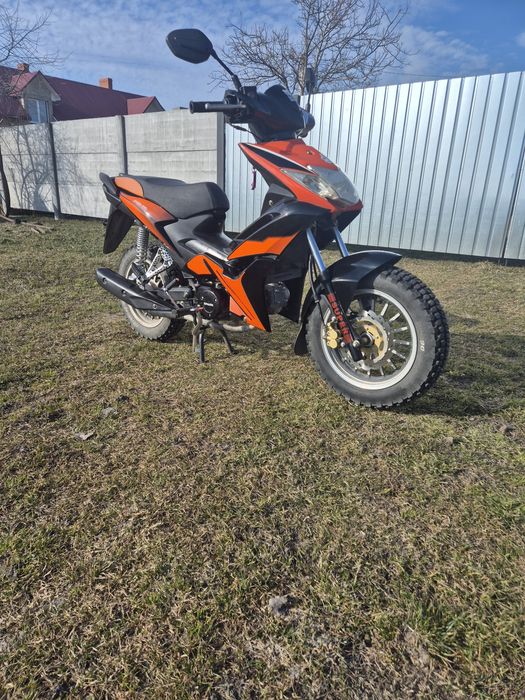 Скутер Мопед 125 кубів спарк(альфа).