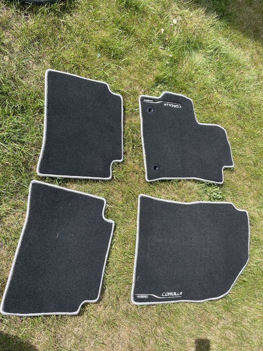 Toyota corolla dywaniki welurowe oryginalne