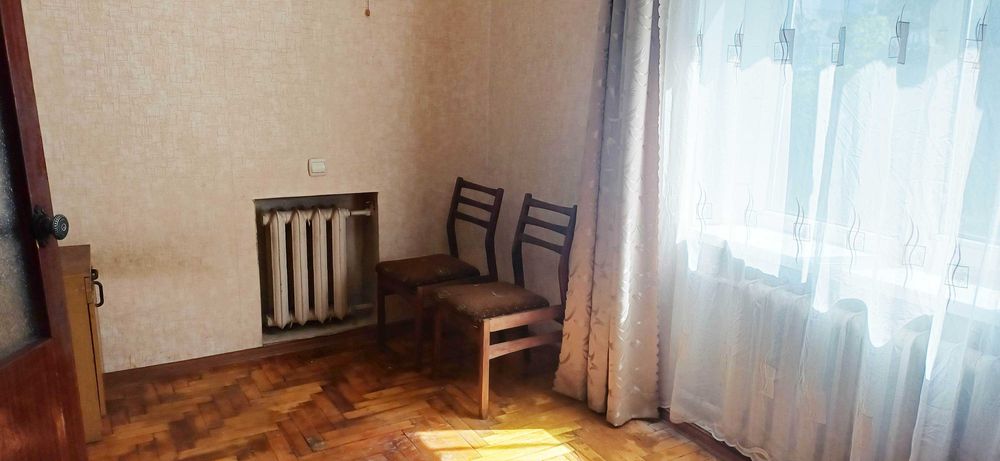продам 2 кімнатну квартиру бул. Центральний