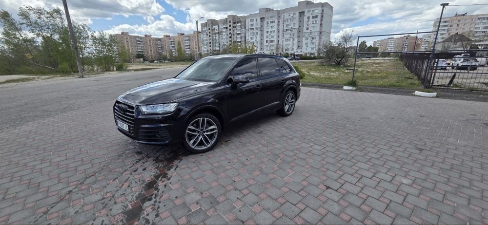 Audi Q7 у відмінному стані