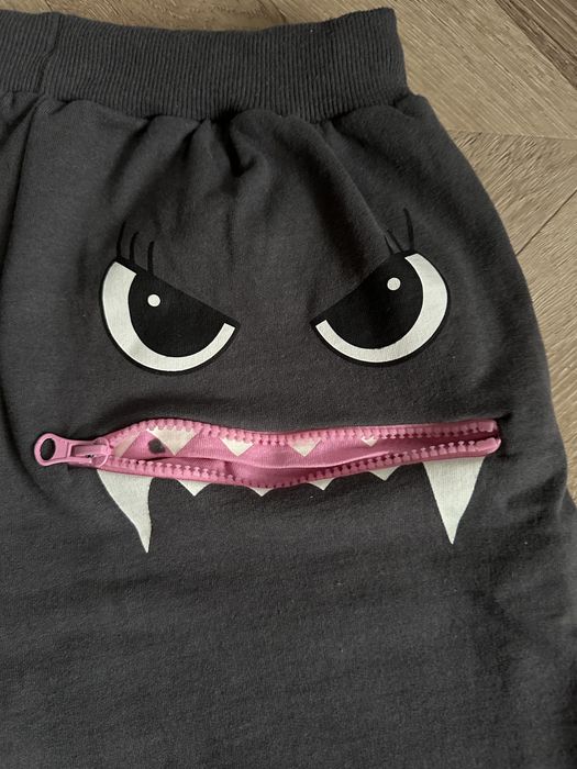 Zombie Dash Spodnie dresowe M Sinsay