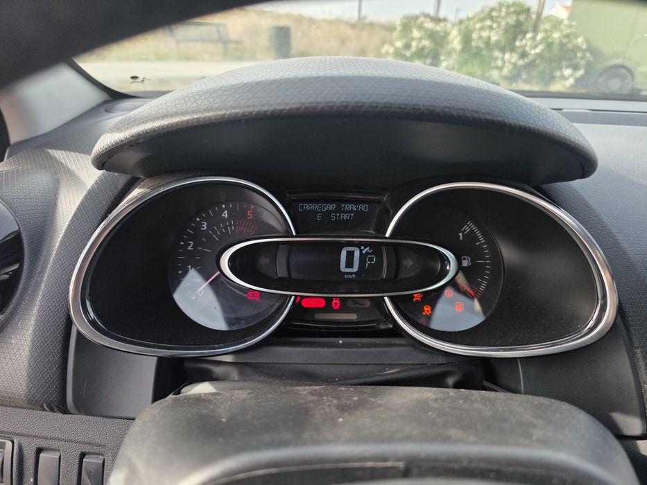 Renault Clio Sport Tourer 1.5 DCi Ler descrição