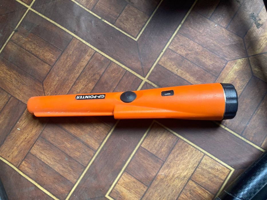 Продам металошукач Quest