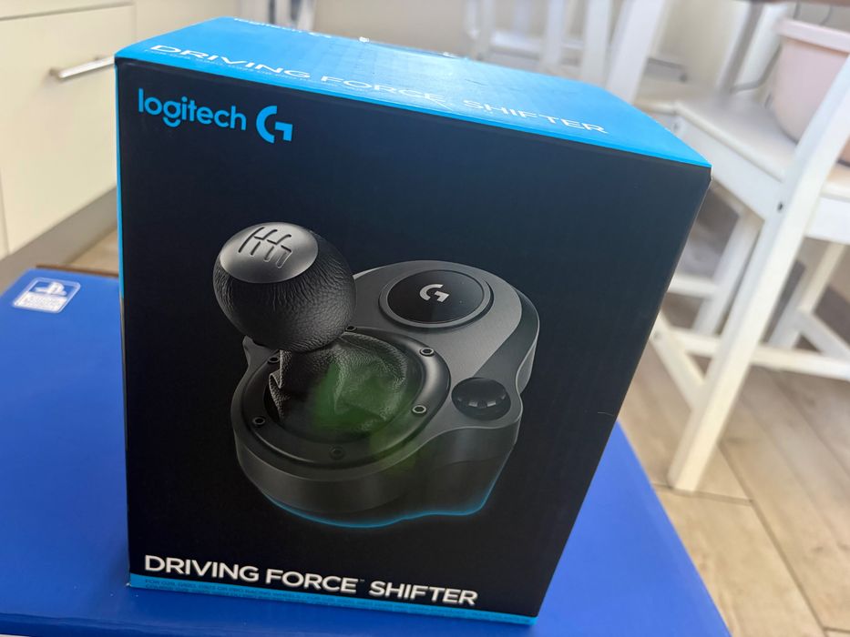 Volante + Pedais LOGITECH G29 Driving Forceracing (Multiplataforma - Preto) + Caixa de Velocidades