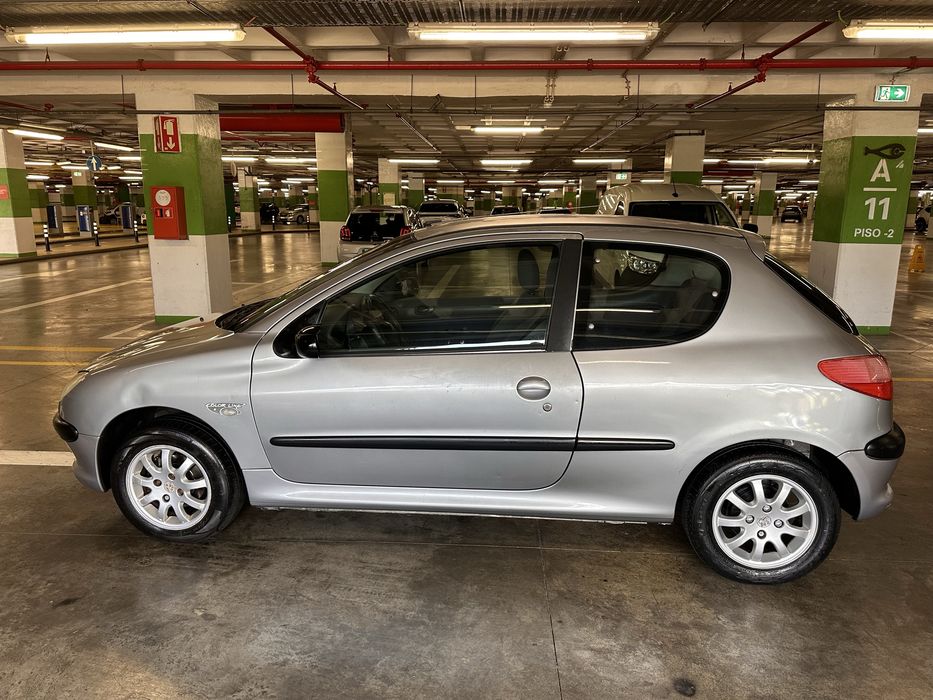 Peugeot 206 — bom estado