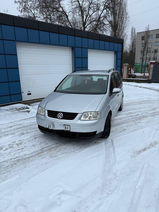 Volkswagen Tauran 2.0 дизель ,механика Идеальное состояние