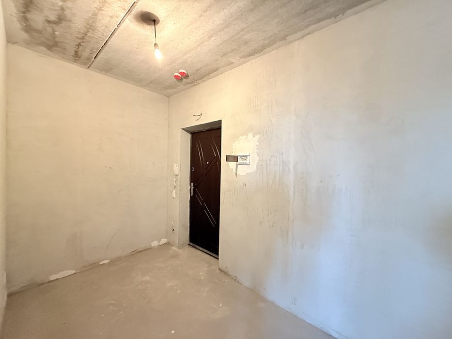 Простора 1к квартира, якісний забудовник Рауш, рн Вистава