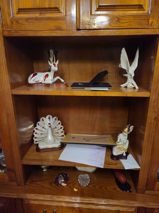 Móvel de Sala em Madeira Maciça (2 Corpos) – Excelente Estado