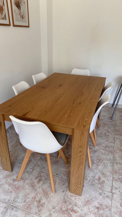 Conjunto de mesa de jantar com cadeiras