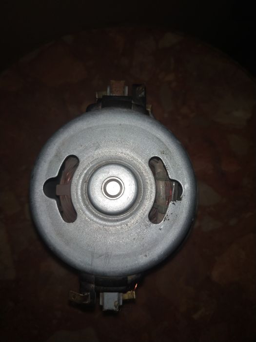 Мотор для пылесоса.