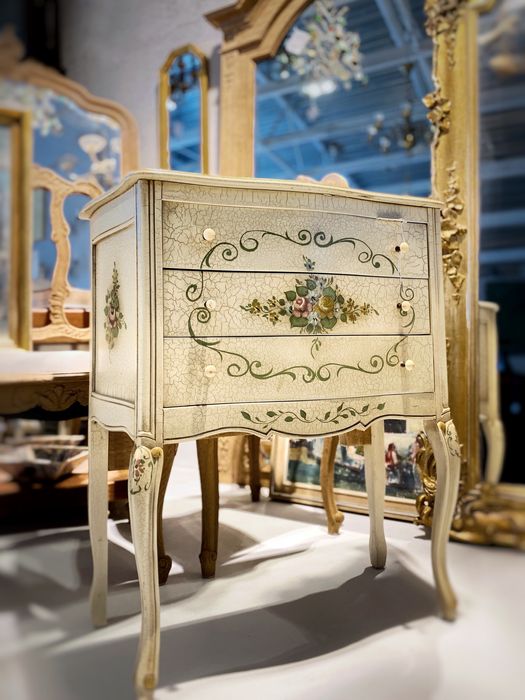 Drewniana Komoda recznie malowana