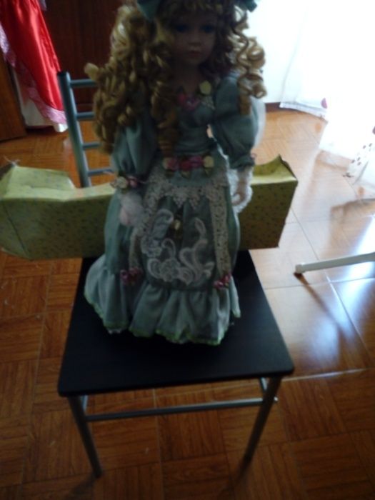 Redução de preço Boneca de porcelana grande,nova