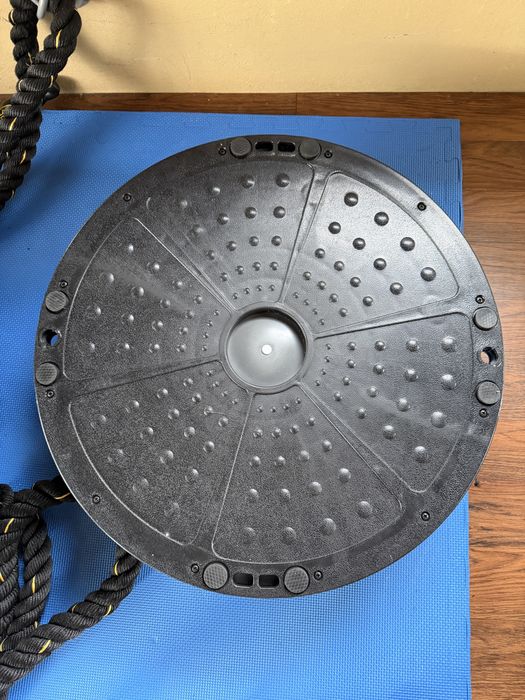 Various weight training accessories459442045206538244