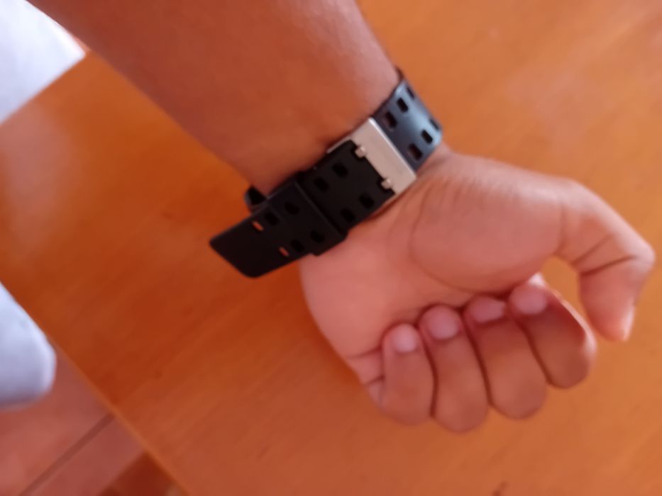 Relógio G - Shock GA-100 novo em bom estado