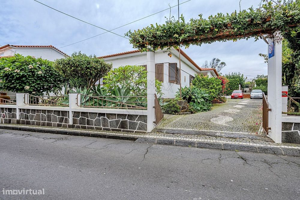 Moradia T4 para venda