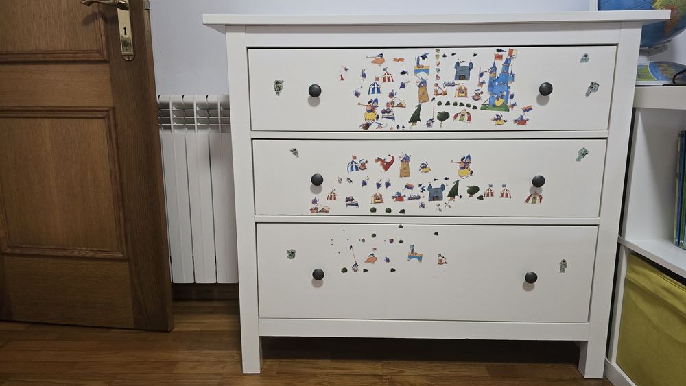 Cómoda Hemnes IKEA Usada