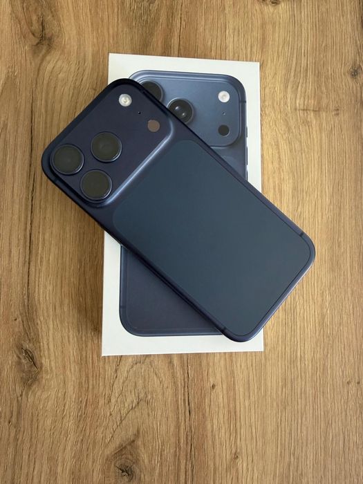 Apple iPhone 17 Pro 256GB Blue