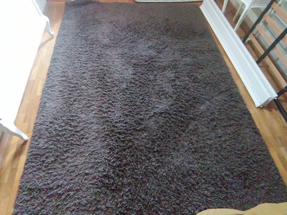 Carpete de cor castanha