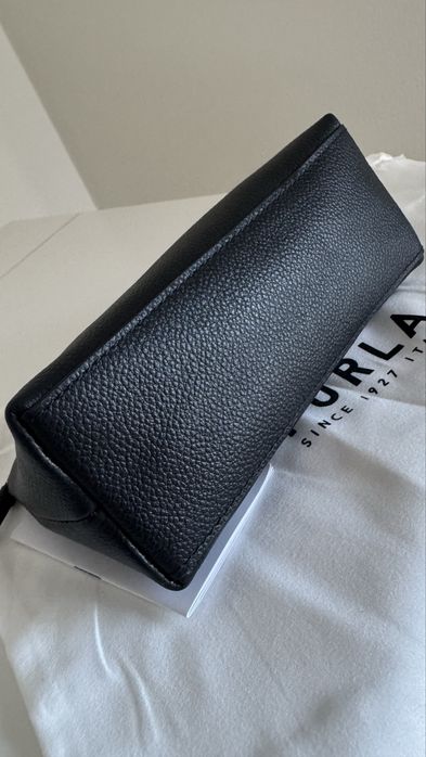 Bolsa Furla em pele. Nova, por estrear!