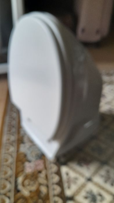 Sanita de fixar na parede. Quase sem uso.