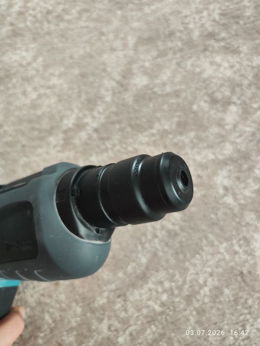 Makita DHR202 акумуляторний перфоратор