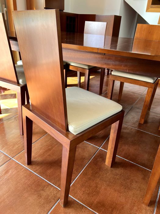 Mesa de Jantar Grande em Madeira + 8 Cadeiras, recolha apenas em Paredes de Coura