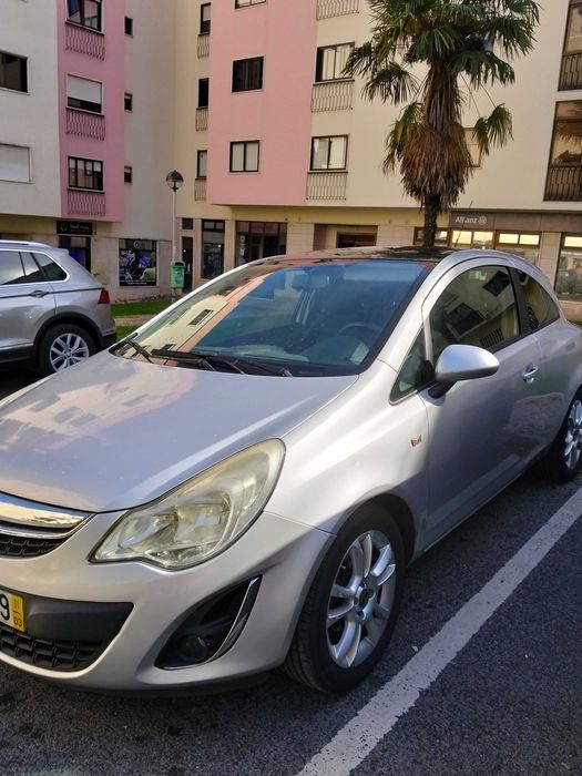 Carro Opel Corsa D 3 portas, 1.2 Gasolina