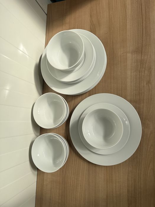 Amazon Basics Serwis naczyniowy,18-częściowy, 6 osób,biała porcelana