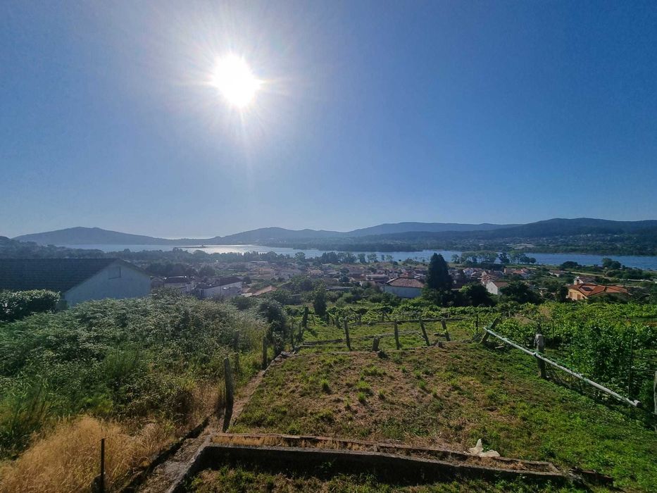 Moradia p/restauro com excelente vista Rio