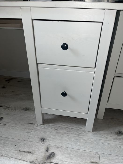 Białe biurko HEMNES