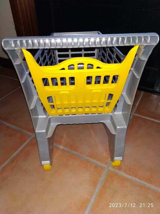 Carrinho de compras Toys R Us