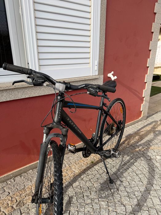 Bicicleta Híbrida Totem River Ridge 28" – Como Nova