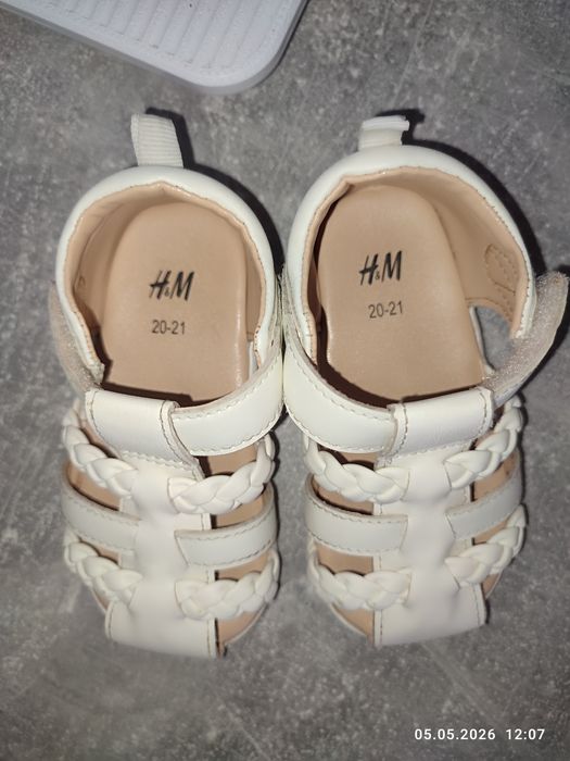Взуття для дівчинки,босоніжки H&M
