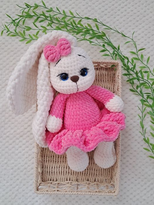 Królik na szydełku maskotka pluszak zabawka handmade