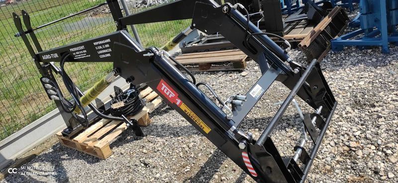 Ładowacz TUR 700 kg C360 C330 MF255 Euroramka